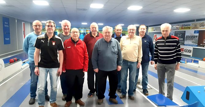 Ro&szlig;leben II - Apolda. Beide Mannschaften mit Ersatzspielern nach dem Spitzenspiel, (Foto: Knut Herzauer)