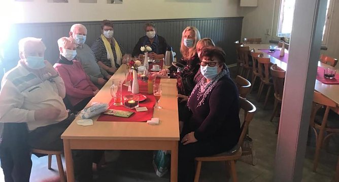 Selbsthilfegruppe "Amadeus" mit neuen Masken (Foto: Regina Lehmann)