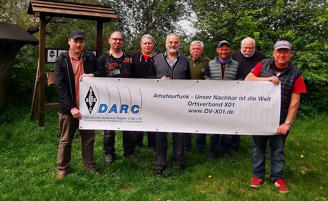 Mitglieder des Ortsverbandes Kyffh&auml;user des Deutschen Amateur Radio Club e.V. (DARC) (Foto: Amateur Radio Club -Sebastian Hey)