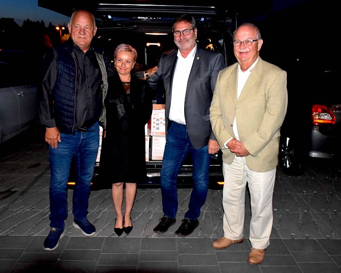 v.l. Karl-Heinz Genzel; Mitarbeiterin Verwaltung Olkusz; Raimund Scheja, Dr. Heinz- Ulrich Thiele� (Foto: LRA Kyffh&auml;userkreis)