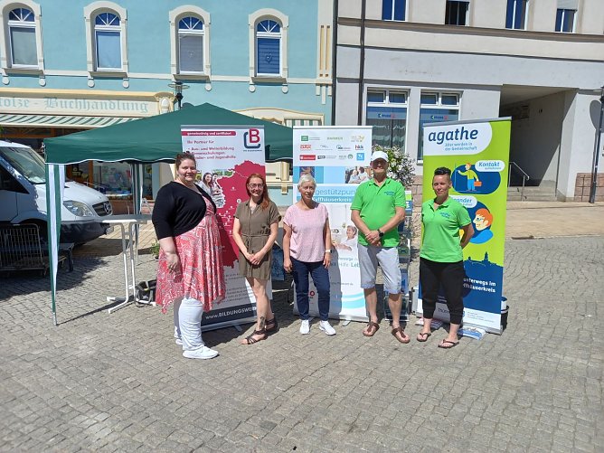 Beim Markttag in Bad Frankenhausen pr&auml;sentierten sich auch der Pflegest&uuml;tzpunkt und das Projekt Agathe (Foto: Landratsamt Kyffh&auml;user)