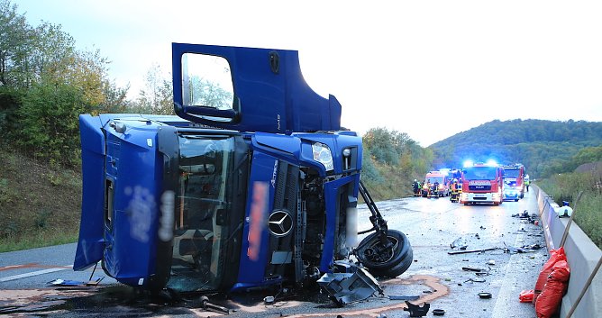 LKW-Unfall auf der Autobahn (Foto: S.Dietzel) LKW-Unfall auf der Autobahn (Foto: S.Dietzel)