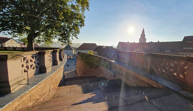 Blick vom Sonderh&auml;user Schloss hinunter zum Marktplatz (Foto: Stadtmarketing Sondershausen)
