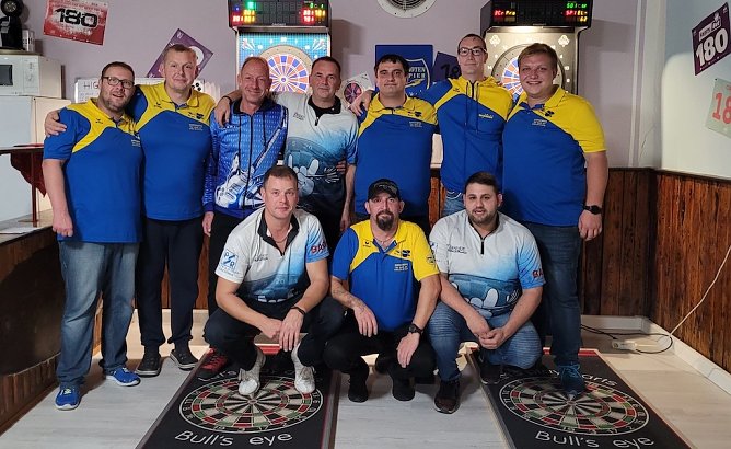 Dartchaoten entt&auml;ucht, aber sie geben nicht auf (Foto: Thomas Peglow)