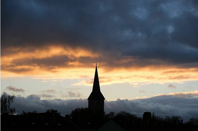 Abendstimmung &uuml;ber dem Petersberg in Nordhausen (Foto: Peter Blei)