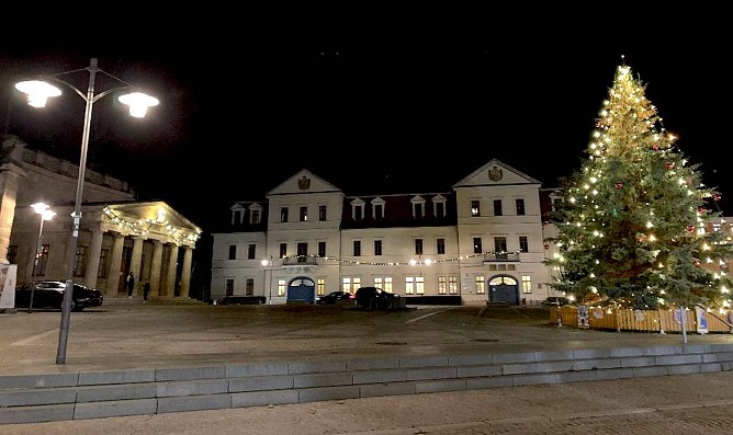 Marktplatz von Sondershausen im weihnachtlichem Glanz (Foto: Eva Maria Wiegand)