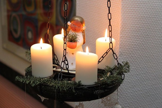 Schwiegermuttis selbstgemachter Adventskranz (Foto: Anja Schröter) Schwiegermuttis selbstgemachter Adventskranz (Foto: Anja Schröter)