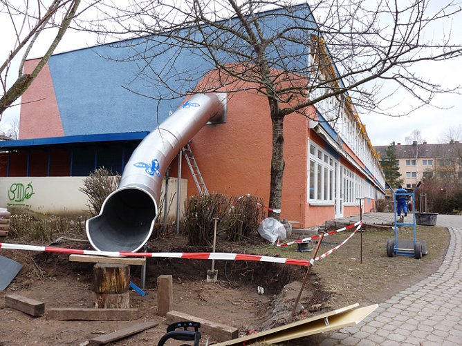Sicherheitsrutschen montiert (Foto: Karl-Heinz Herrmann)