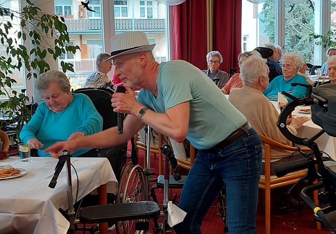 Frühlingsfest im AWO Udo-Stiemerling-Haus" (Foto: Diana Koschinek) Frühlingsfest im AWO Udo-Stiemerling-Haus" (Foto: Diana Koschinek)