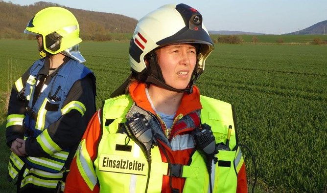 Einsatzleiterin Julia Nofke-Engel bei der Arbeit (Foto: Alexander Becht)
