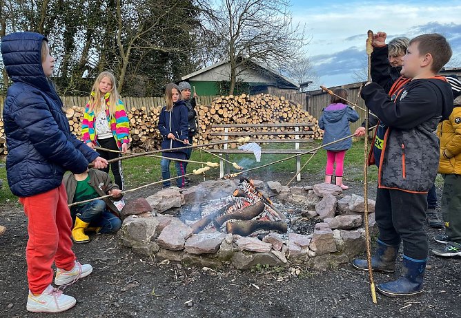 ThinKa Projekt Wald und Natur verstehen (Foto: LRA Kyffhäuserkreis) ThinKa Projekt Wald und Natur verstehen (Foto: LRA Kyffhäuserkreis)