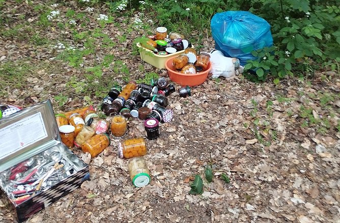 Achtlose Müllentsorgung am Possen (Foto: Der Redaktion bekannt) Achtlose Müllentsorgung am Possen (Foto: Der Redaktion bekannt)