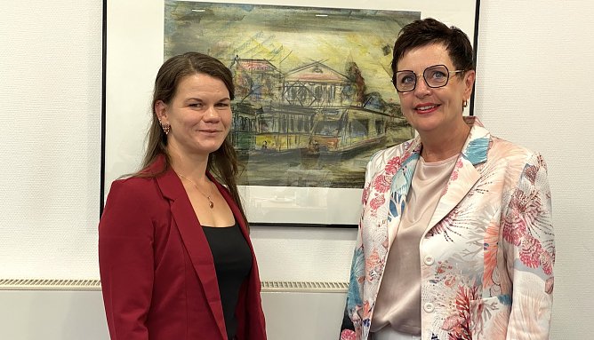 Tabea Meyer (l.) &uuml;bernimmt im August die Aufgaben der Pressesprecherin der Agentur f&uuml;r Arbeit  (Foto: oas)