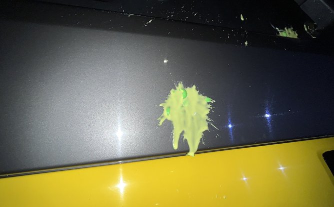 Beschossenes Fahrzeug gestern Abend (Foto: API) Beschossenes Fahrzeug gestern Abend (Foto: API)