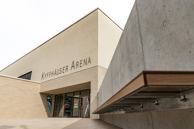 Kyffhäuser Arena (Foto: "D. Santana (TMIL)") Kyffhäuser Arena (Foto: "D. Santana (TMIL)")