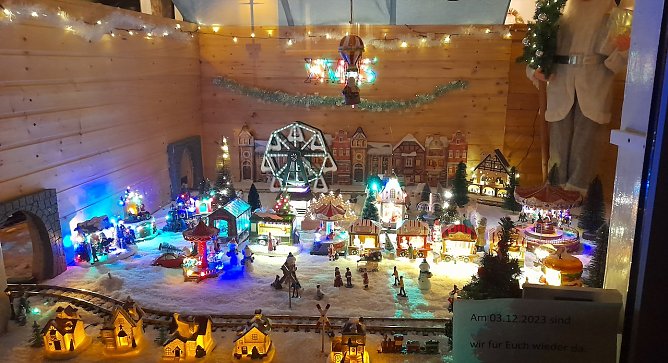 Weihnachtliches Schaufenster in Heringen (Foto: Wolfgang Kirsten aus Heringen) Weihnachtliches Schaufenster in Heringen (Foto: Wolfgang Kirsten aus Heringen)