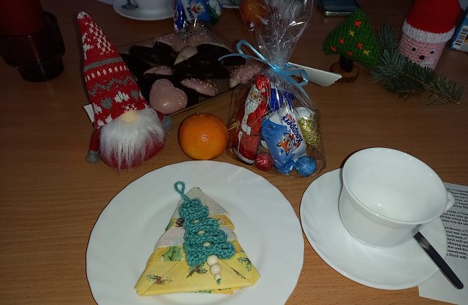 Vorweihnachtliches Treffen der Senioren in Sondershausen-Jecha (Foto: Gudrun Dietrich) Vorweihnachtliches Treffen der Senioren in Sondershausen-Jecha (Foto: Gudrun Dietrich)