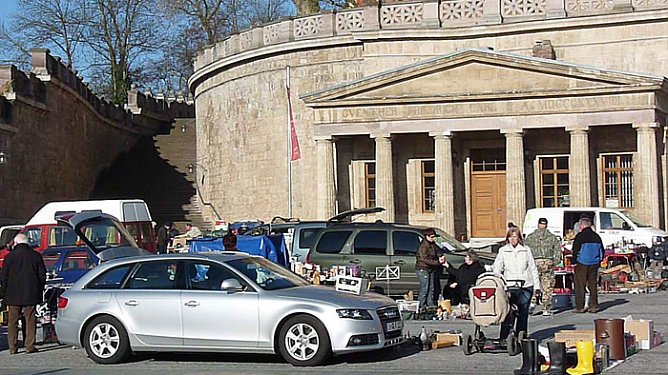 Trödelmarkt Sondershausen (Foto: Karl-Heinz Herrmann) Trödelmarkt Sondershausen (Foto: Karl-Heinz Herrmann)