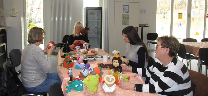 Häkelkurs auf japanisch im Freizeitzentrum in Artern (Foto: Janet Haselhuhn) Häkelkurs auf japanisch im Freizeitzentrum in Artern (Foto: Janet Haselhuhn)