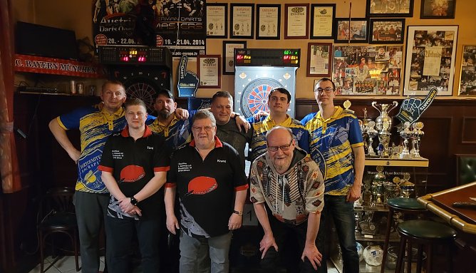 Darchaoten aus Oberspier feiern Ausw&auml;rtssieg (Foto: Thomas Peglow)