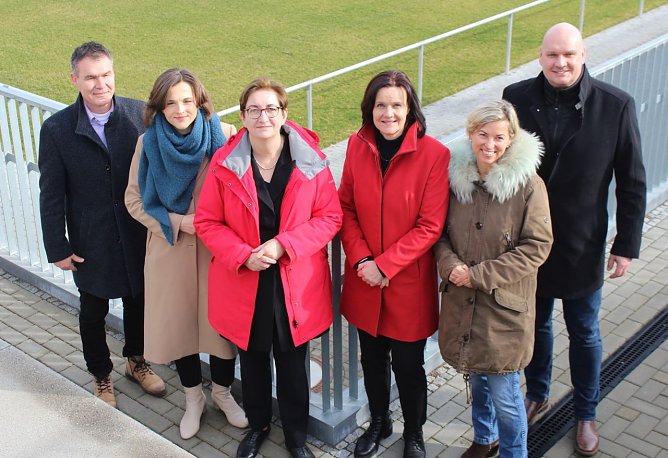 Bundesministerin f&uuml;r Wohnen, Stadtentwicklung und Bauwesen Clara Geywitz (SPD) besuchte das Sportzentrum Am G&ouml;ldner (Foto: Eva Maria Wiegand)