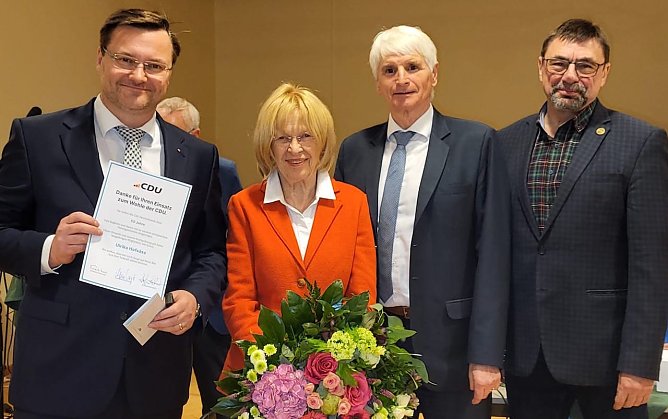 v.l. n.r. Stefan Schard, Ulrika Hofsaess, Johannes Selle, Joachim Kreyer (Foto: Johannes Selle) v.l. n.r. Stefan Schard, Ulrika Hofsaess, Johannes Selle, Joachim Kreyer (Foto: Johannes Selle)
