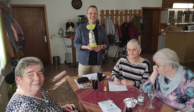 Stadtratsmitglied Tobias Schneegans besuchte die Mitglieder der WB 4 der Volkssolidarit&auml;t in Sondershausen (Foto: T. Leipold)