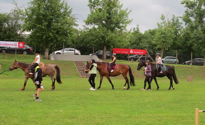 Kinderfest am Kindertag im Freizeitzentrum Artern (Foto: J. Haselhuhn) Kinderfest am Kindertag im Freizeitzentrum Artern (Foto: J. Haselhuhn)