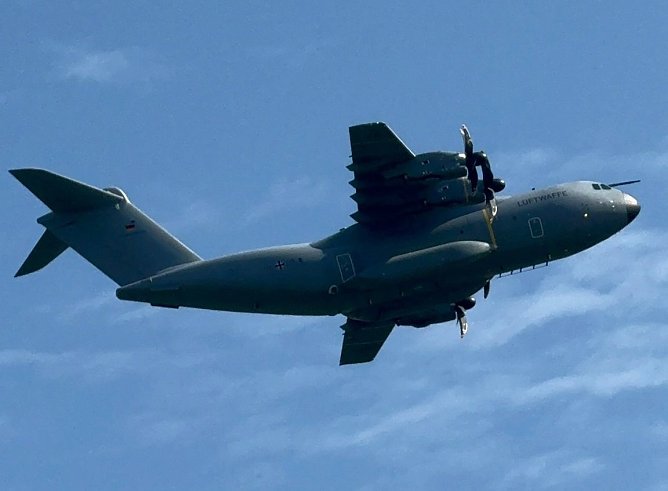 Transall &uuml;ber der Goldenen Aue (Foto: Ulrich Reinboth)