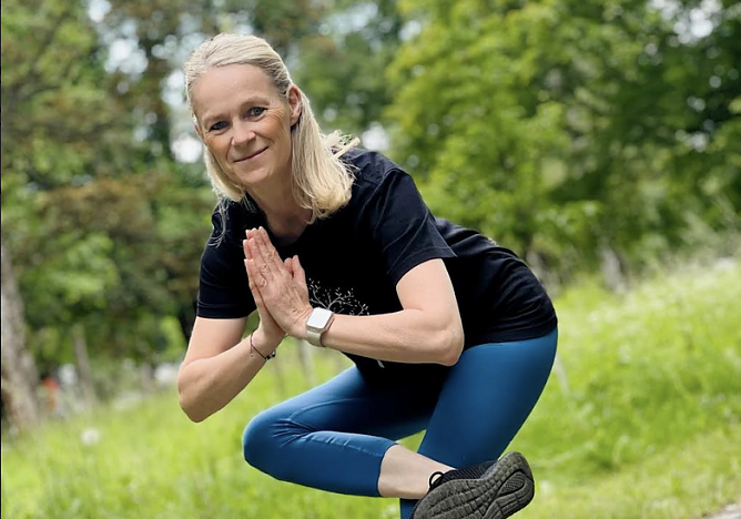 Katrin Hinke l&auml;dt zum Freiluft-Yoga (Foto: Sven Tetzel)