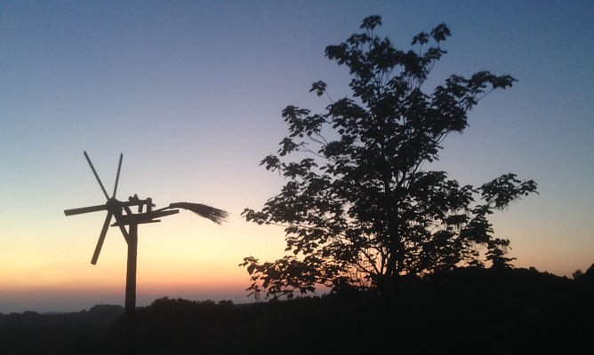 Kleine Windkraftanlage in St.Peter am Ottersbach in Österreich (Foto: oas) Kleine Windkraftanlage in St.Peter am Ottersbach in Österreich (Foto: oas)