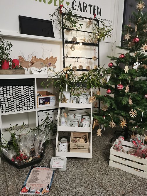 Adventsregal in der Kita Arche Noah in Sondershausen (Foto: Grit Szemendera)