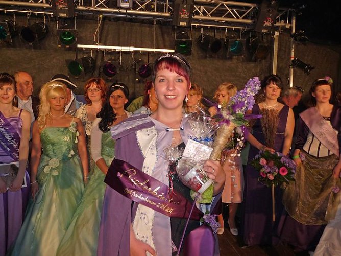 Wahl Fliederk&ouml;nigin (Foto: Karl-Heinz Herrmann)