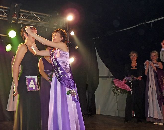 Wahl Fliederk&ouml;nigin (Foto: Karl-Heinz Herrmann)