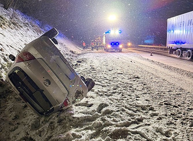 Unfall auf der A 38 (Foto: S.Dietzel) Unfall auf der A 38 (Foto: S.Dietzel)
