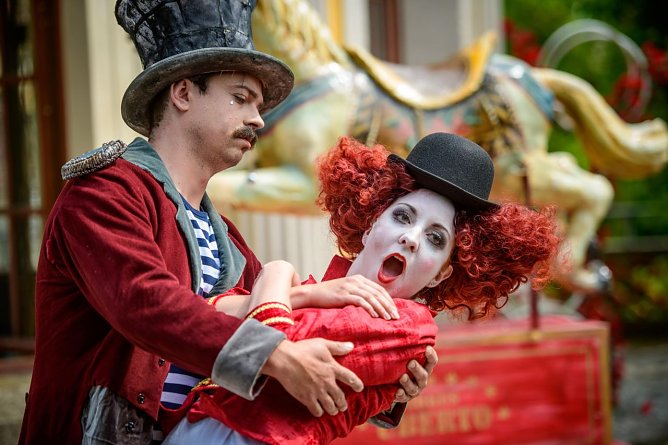 Szene aus "Die Magd als Herrin" (Foto: Theater Nordhausen) Szene aus "Die Magd als Herrin" (Foto: Theater Nordhausen)