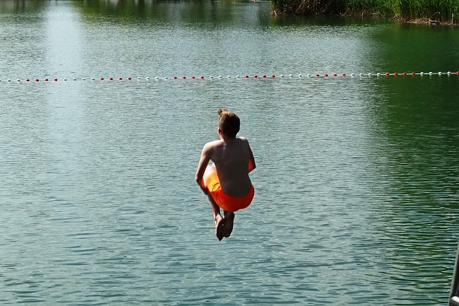 A....bombenmeisterschaft im Naturschwimmbad Heldrungen (Foto: Peter Keßler) A....bombenmeisterschaft im Naturschwimmbad Heldrungen (Foto: Peter Keßler)
