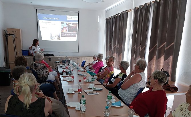 Vortrag &uuml;ber Verkehrssicherheit im Alter im Seniorentreff Jecha (Foto: Wolfgang Dittrich)