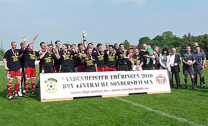 Landesmeister Eintracht Sondershausen (Foto: Karl-Heinz Herrmann) Landesmeister Eintracht Sondershausen (Foto: Karl-Heinz Herrmann)