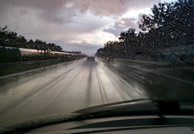 Zahlreiche Unf&auml;lle nach Dauerregen heute Vormittag (Foto: Autobahnpolizei)