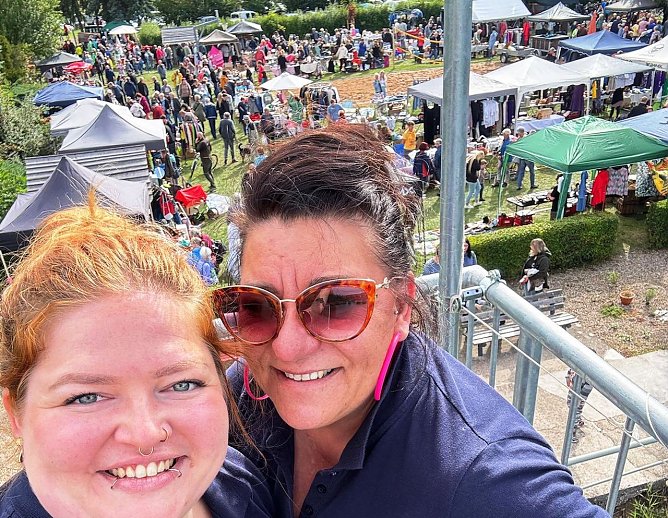 Der Blick vom Fünfer - 3. Flohmarkt im Naturschwimmbad in Heldrungen (Foto: Peter Keßler) Der Blick vom Fünfer - 3. Flohmarkt im Naturschwimmbad in Heldrungen (Foto: Peter Keßler)