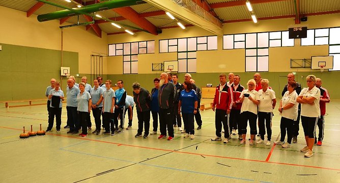 Die Mannschaften der Thüringer Landesmeisterschaften im Bosseln (Foto: Karl-Heine Schmid) Die Mannschaften der Thüringer Landesmeisterschaften im Bosseln (Foto: Karl-Heine Schmid)