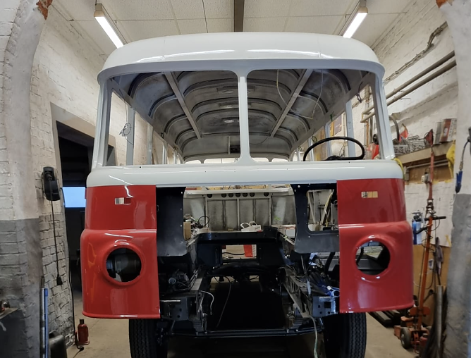 Neuaufbau des Robur Kleinbusses LO 3000 (Foto: Hubert Rein) Neuaufbau des Robur Kleinbusses LO 3000 (Foto: Hubert Rein)