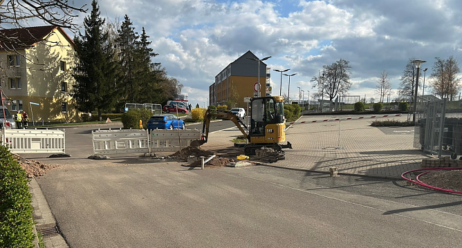 In Greu&szlig;en hat ein Bagger eine Gasleitung besch&auml;digt, der umliegende Bereich musste evakuiert werden (Foto: S. Dietzel)