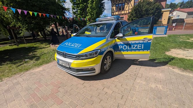 Auch die Polizei war zu Besuch. (Foto: Grit Szemendera) Auch die Polizei war zu Besuch. (Foto: Grit Szemendera)