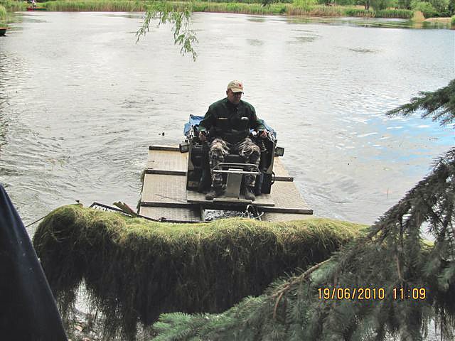 Arbeitseinsatz im Schwimmbad (Foto: Stadt Heldrungen) Arbeitseinsatz im Schwimmbad (Foto: Stadt Heldrungen)