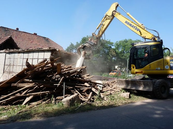 Abriss Scheune (Foto: Karl-Heinz Herrmann)