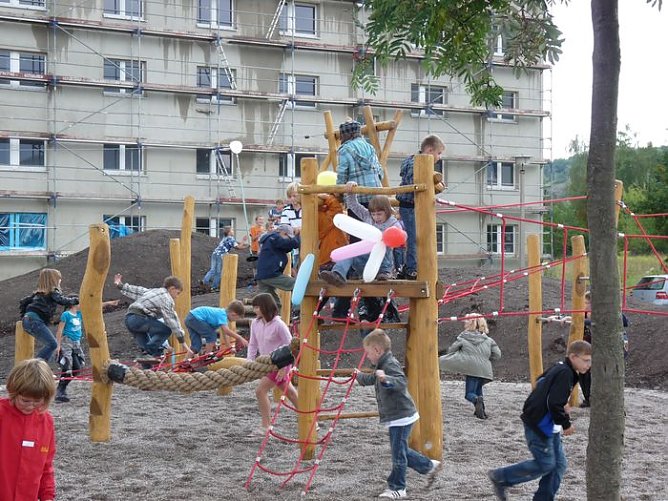Einweihung Spielplatz (Foto: Karl-Heinz Herrmann) Einweihung Spielplatz (Foto: Karl-Heinz Herrmann)