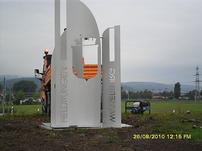 Pylone aufgesetzt (Foto: Stadtverwaltung Heldrungen) Pylone aufgesetzt (Foto: Stadtverwaltung Heldrungen)