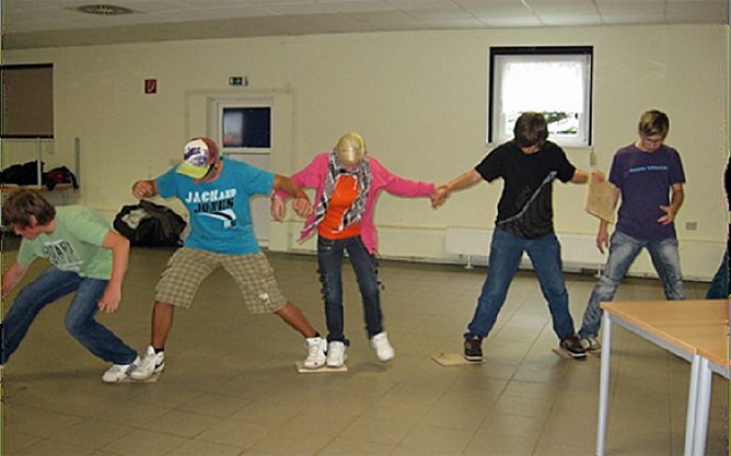 Projekttag "Stark als Team" (Foto: Ferienpark Feuerkuppe) Projekttag "Stark als Team" (Foto: Ferienpark Feuerkuppe)